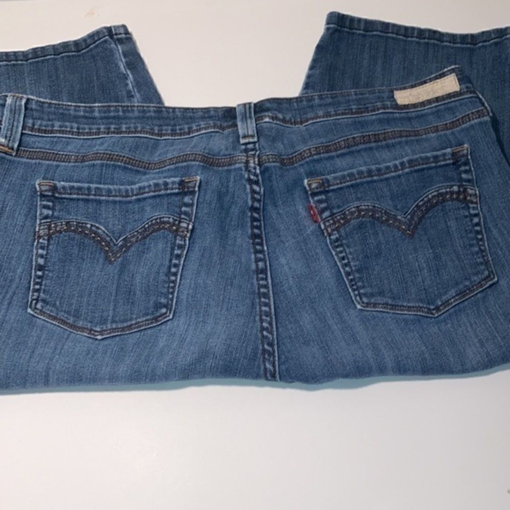 Levi’s 545 Capri jean pants - Picture 2 of 3